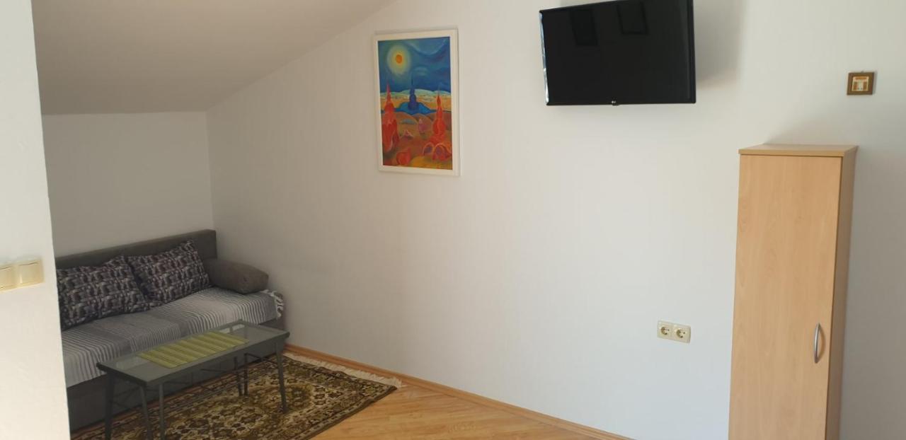 Apartment Roglic 拉布 外观 照片