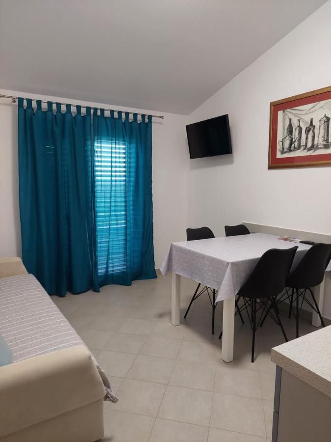 Apartment Roglic 拉布 外观 照片